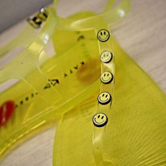 Katy Perry 34KP1518 Women Sz 9 Smiley Face/Lemon Drop Geli Stud PVC Sandals $60 - Picture 3 of 5